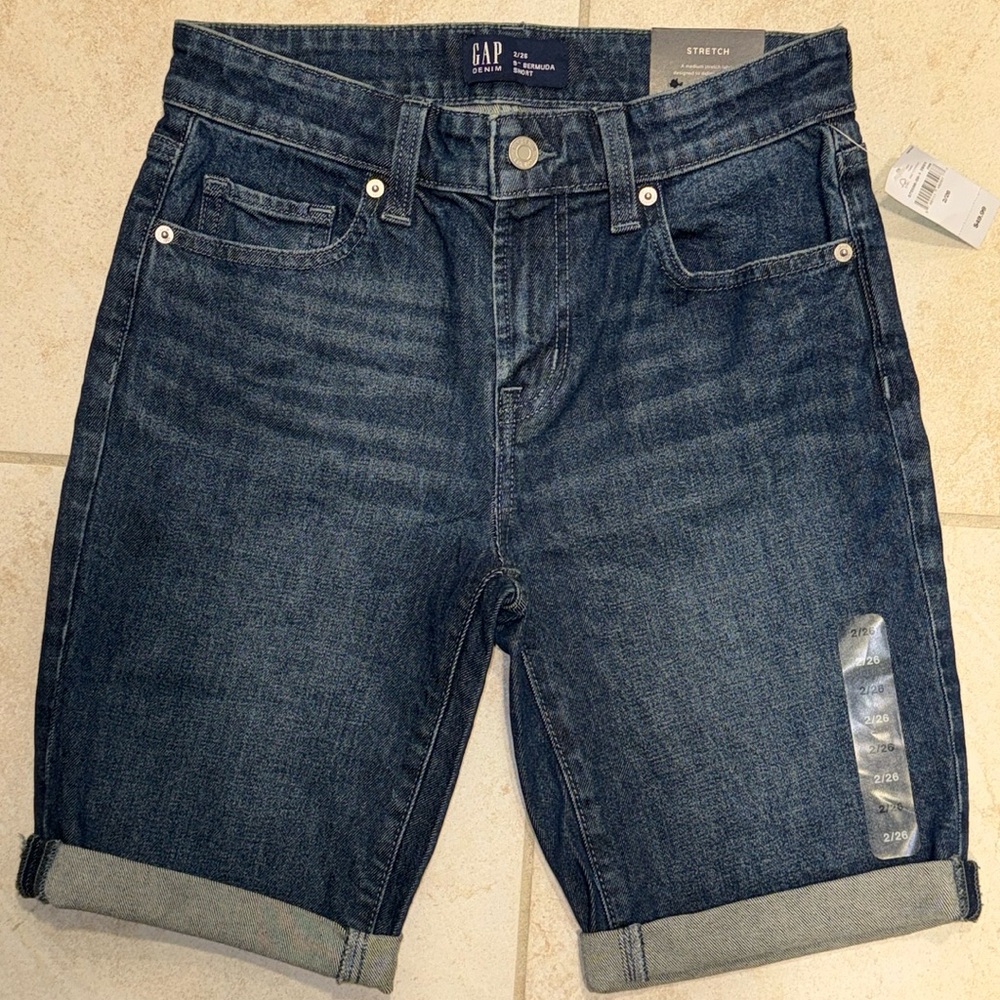 GAP Denim 9” Bermuda Shorts - Picture 3 of 4